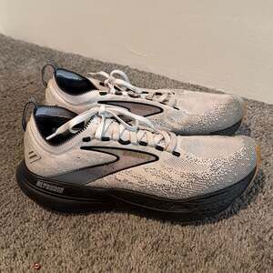 Brooks Men's Glycerin StealthFit 21 Running Shoe - White/Grey/Black Size 9